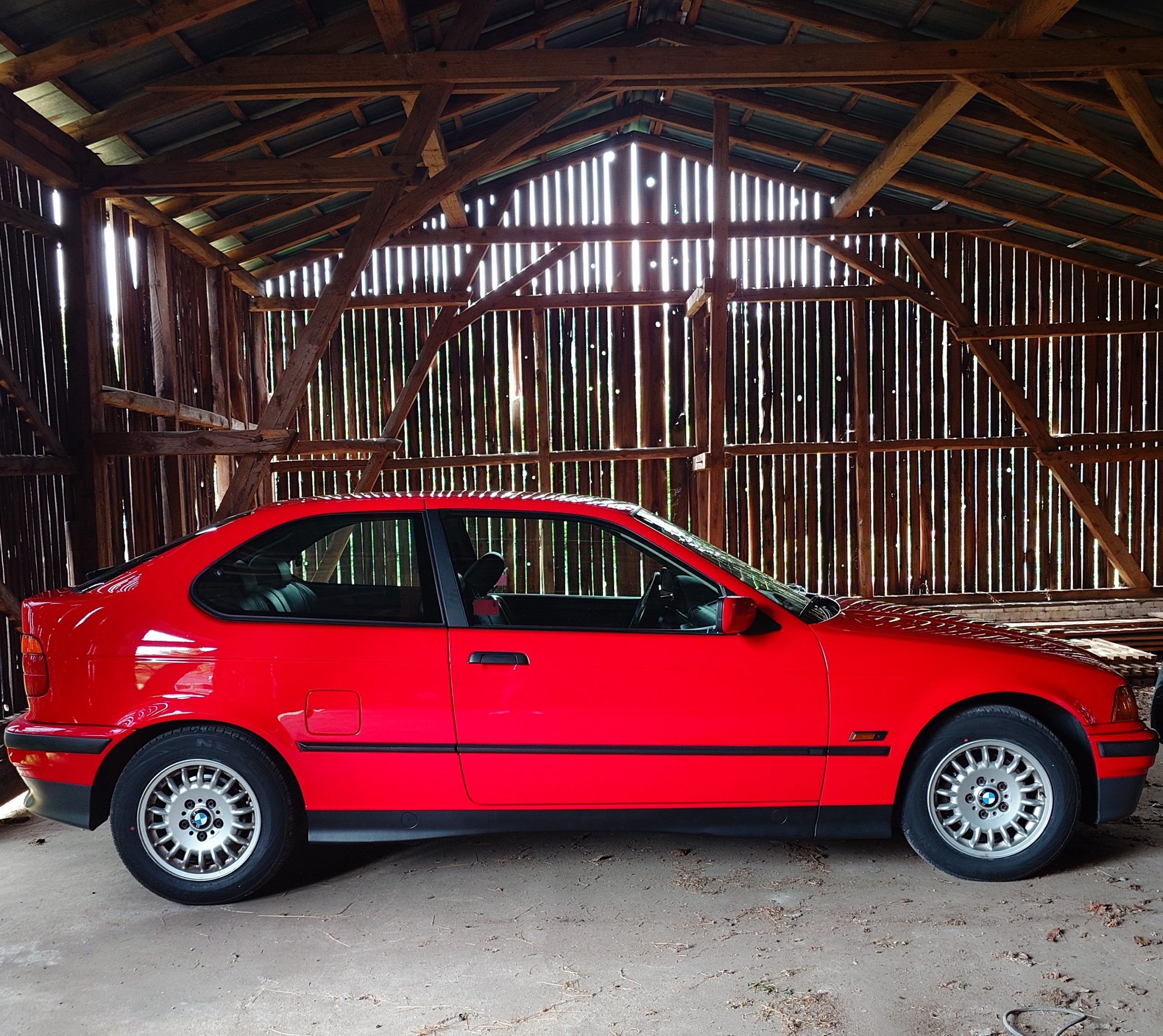 BMW 316i Compact Scheune
