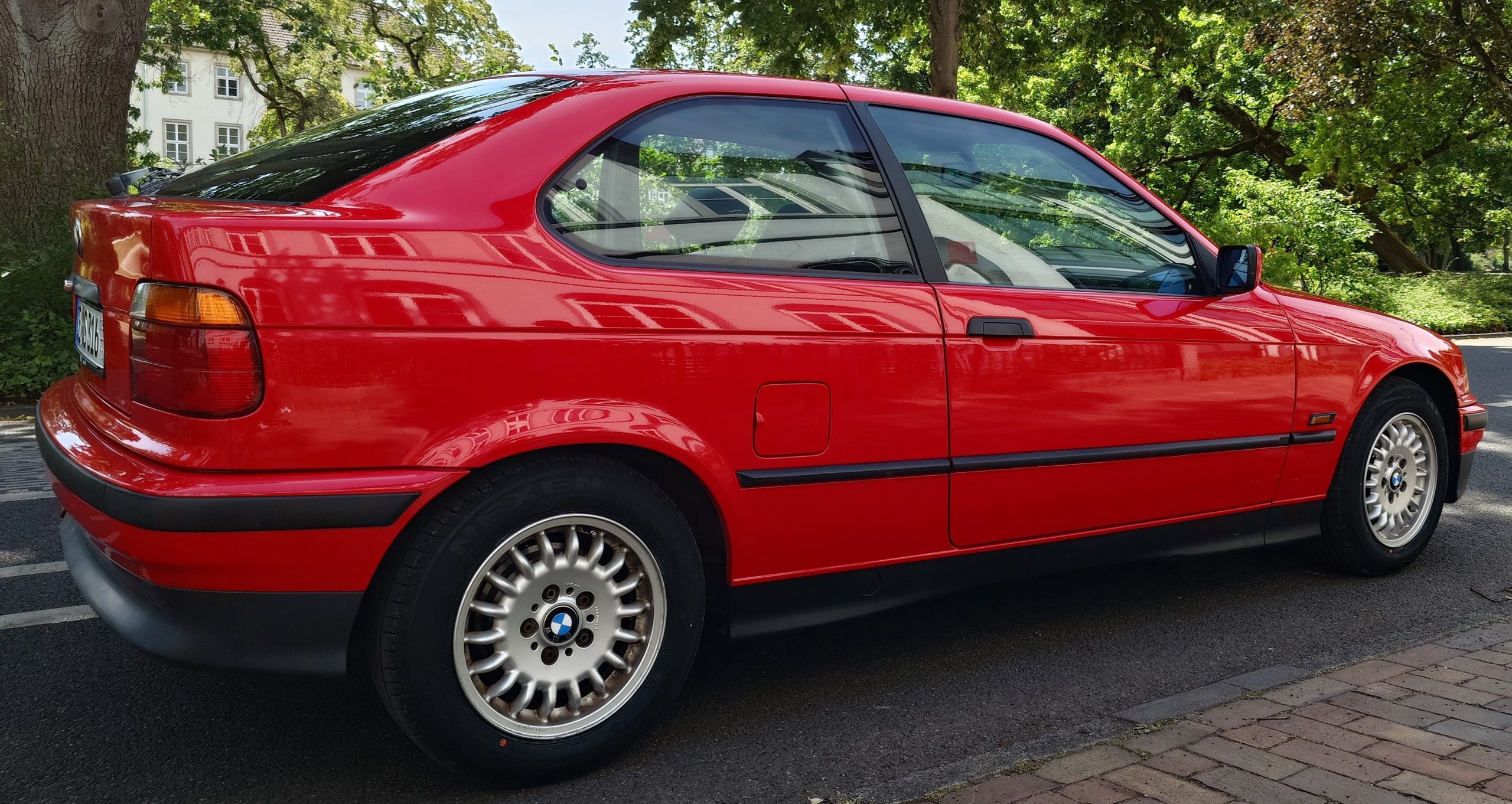 BMW 316i Compact Seitenansicht