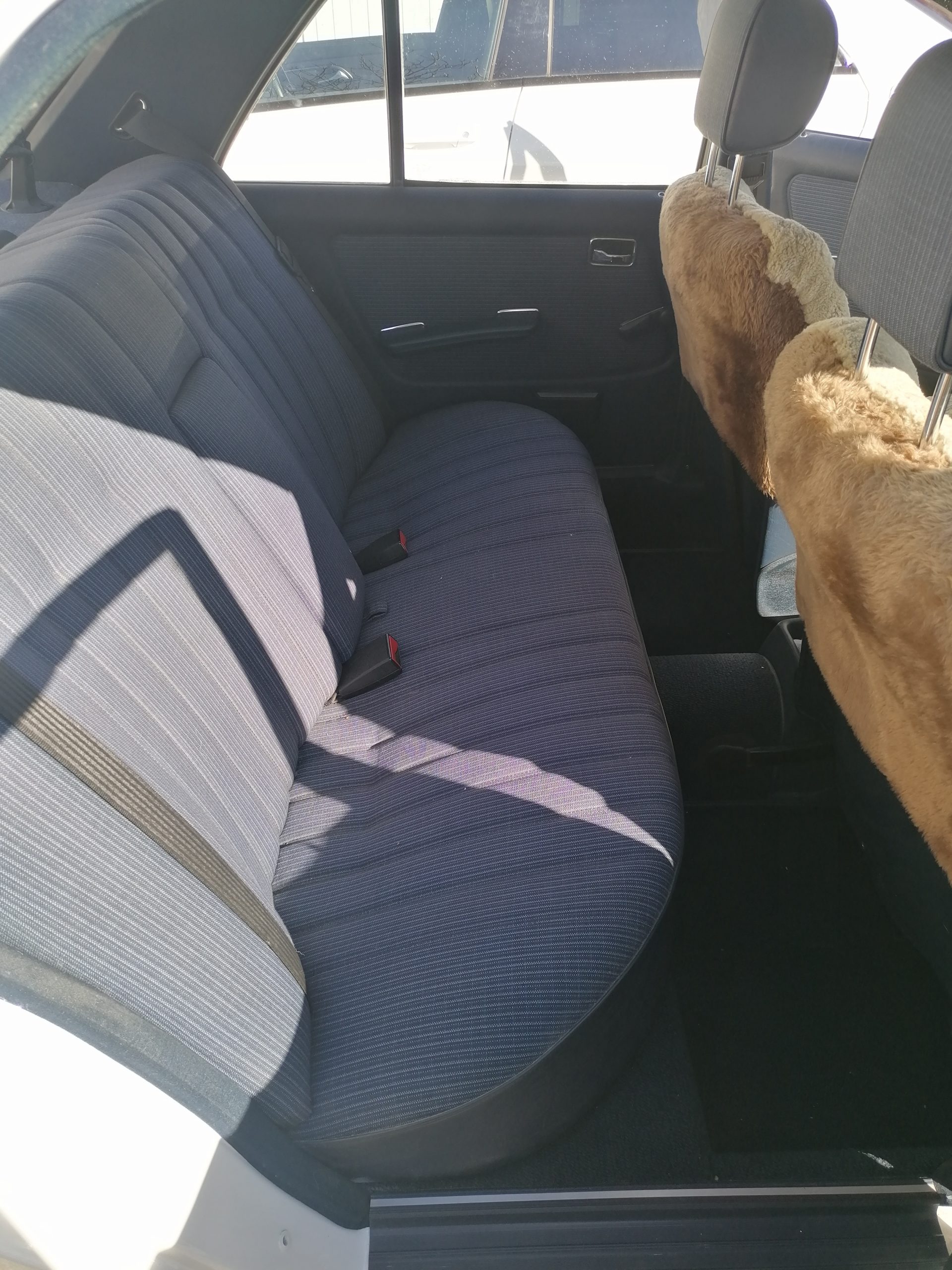 Mercedes-Benz 200 Limousine Rückbank