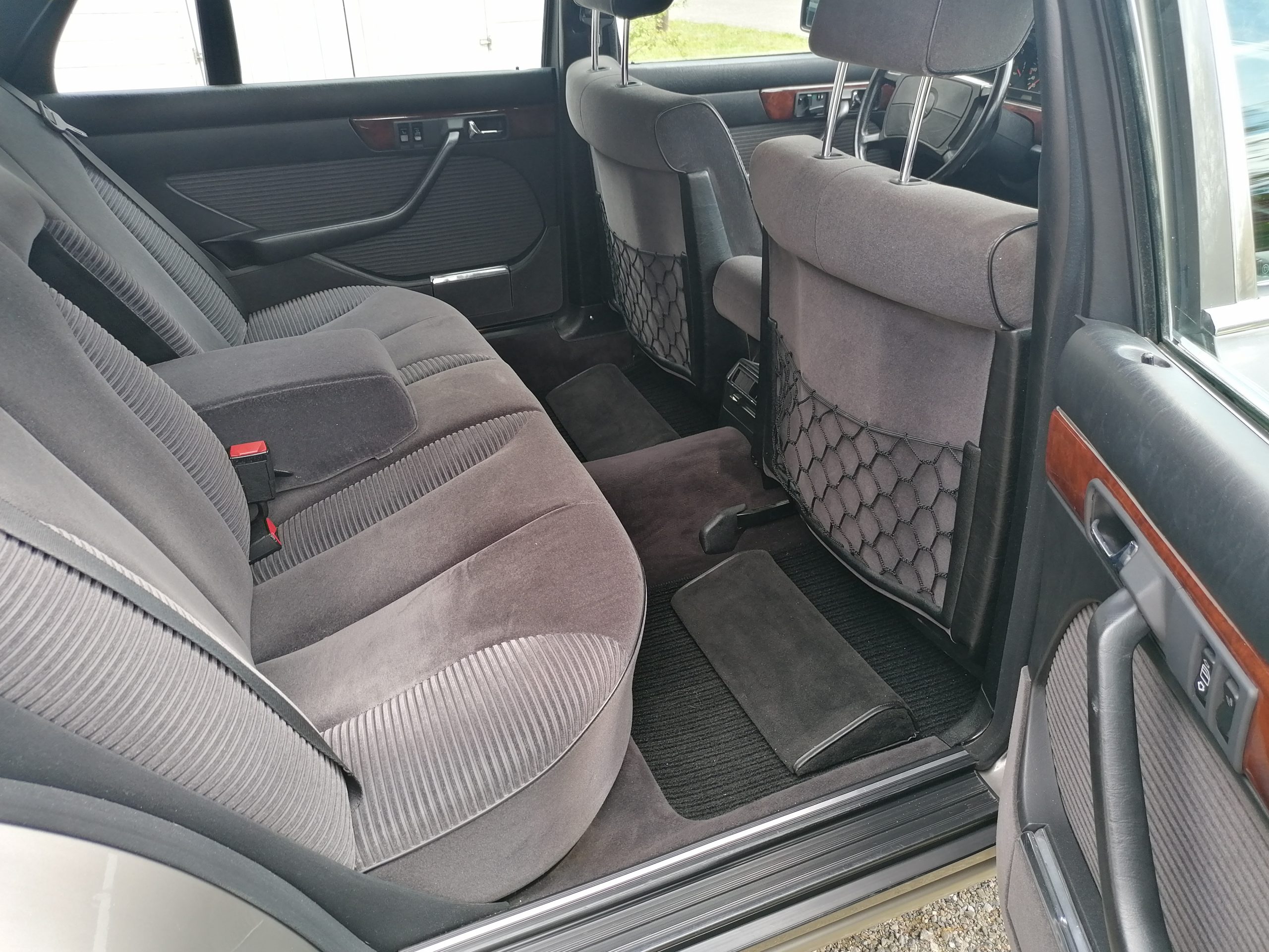 Mercedes-Benz 500 SEL Limouse Rückbank